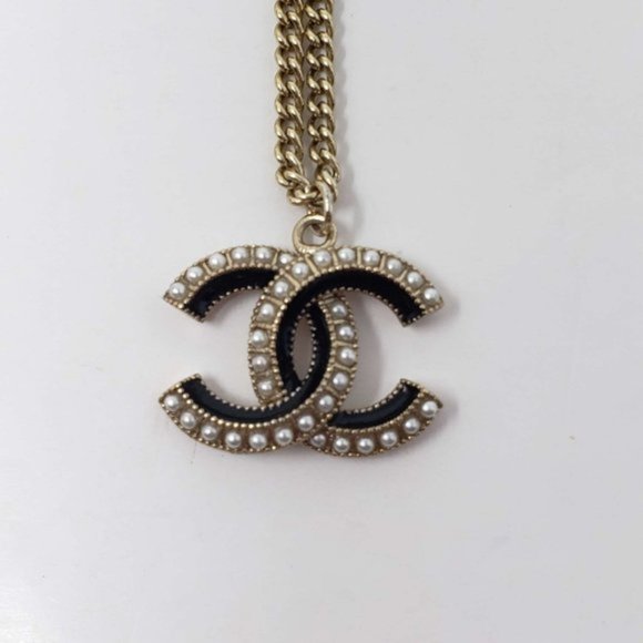 Auth Chanel CC Necklace with Pearl Silver Color - Picture 4 of 11